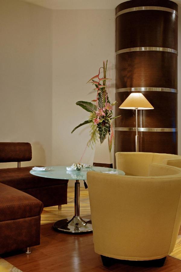 Trinity Hotel Bengaluru Extérieur photo