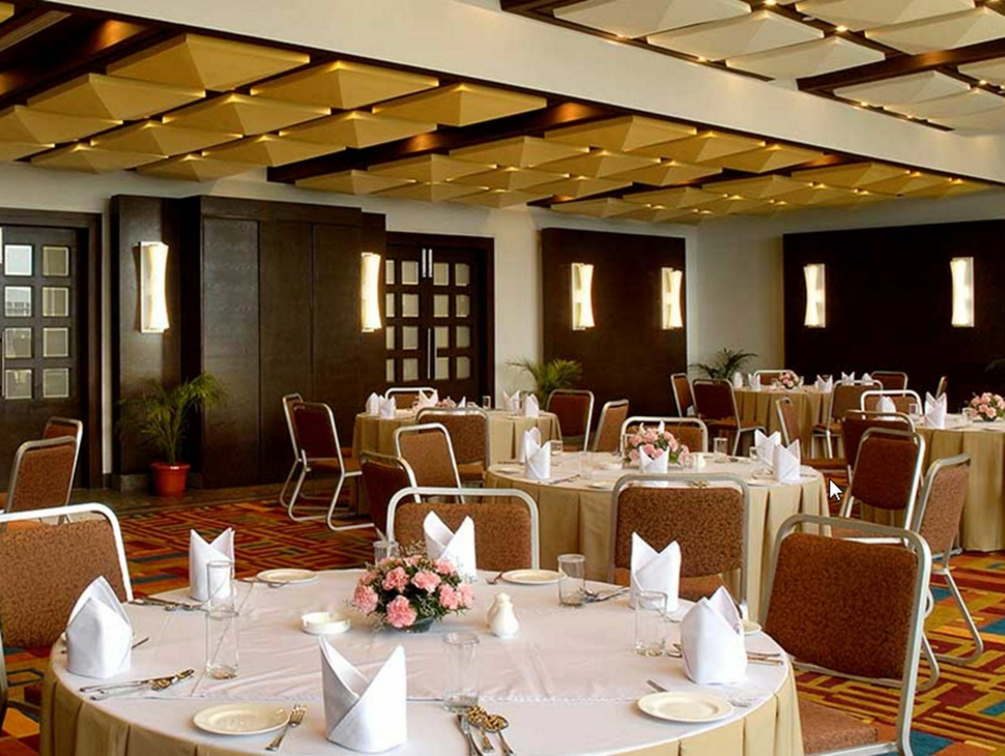 Trinity Hotel Bengaluru Extérieur photo